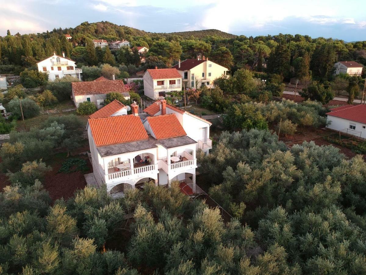 Апартаменты Family House Rebeka Углян Экстерьер фото